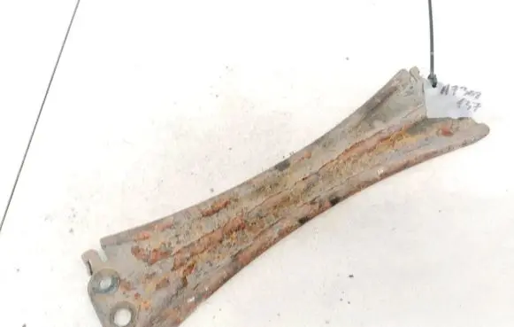 Mazda 3 I Engine mounting bracket