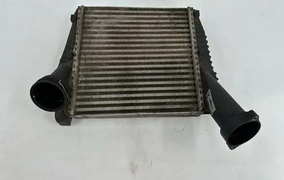 Volkswagen Touareg II Intercooler radiator 7L6145803D G2848003
