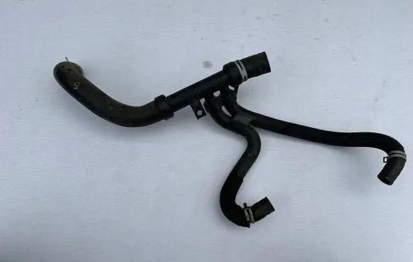 Renault Trafic III (X82) Engine coolant pipe/hose
