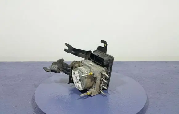 Dacia Sandero ABS Pump 476609484R