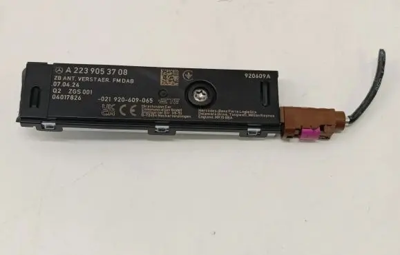 Mercedes-Benz E W214 Aerial antenna amplifier A2239053708