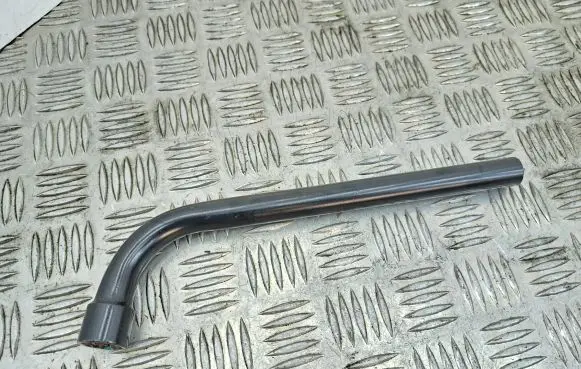 Opel Vectra C Wheel nut wrench 13107800