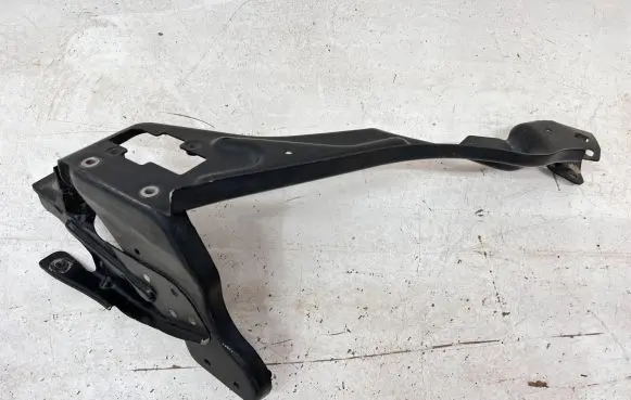 Mercedes-Benz C W204 Radiator trim 