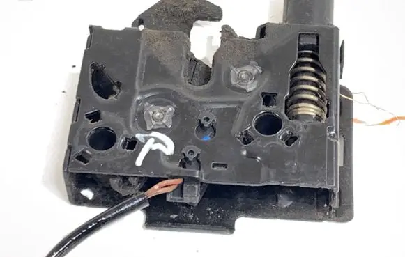Audi A4 S4 B9 8W Engine bonnet/hood lock/catch 8W0823509C