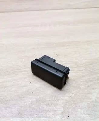 BMW 5 E39 Hazard light switch 8350947