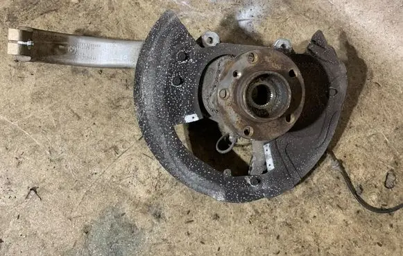 BMW X5 F15 Front wheel hub 6869869