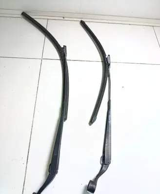 Citroen DS5 Front wiper blade arm 9687216280 02512