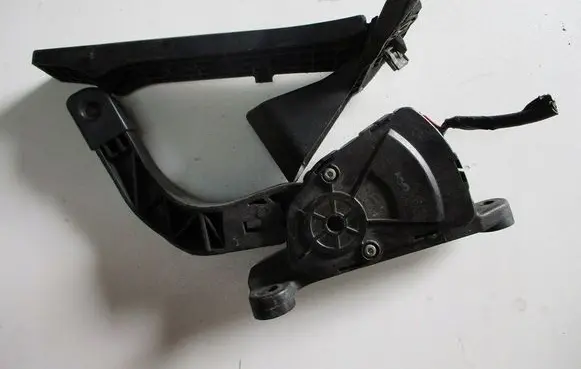KIA K2500, K2700, K3000 Accelerator throttle pedal GD41943B2S000