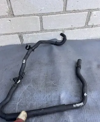 Engine coolant pipe/hose