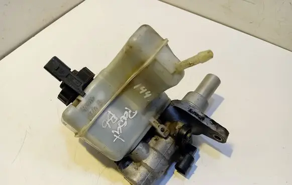 Volkswagen PASSAT B6 Master brake cylinder 03350886771