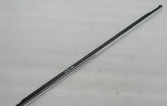 Volkswagen PASSAT B5.5 Rear door rubber seal (on body) 3B4839476 3B48394767Z7