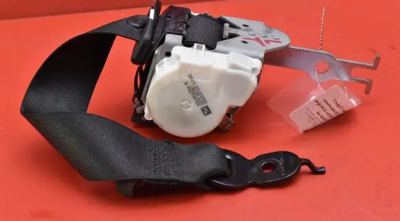 BMW 7 F01 F02 F03 F04 Front seatbelt 33061254B