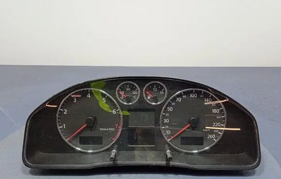 Audi A4 S4 B5 8D Speedometer (instrument cluster) 8D0920900B