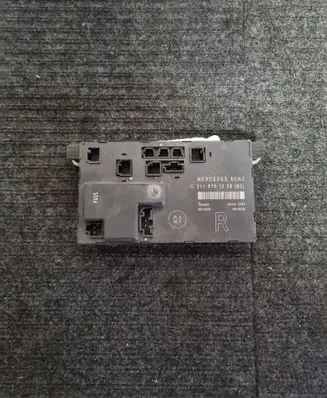 Mercedes-Benz E W211 Door control unit/module 2118707226 00401605