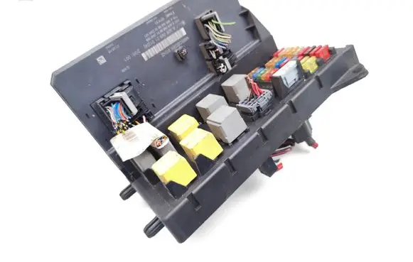 Mercedes-Benz Sprinter W901 W902 W903 W904 Fuse module A9065452101 A9064420400 A9065450601