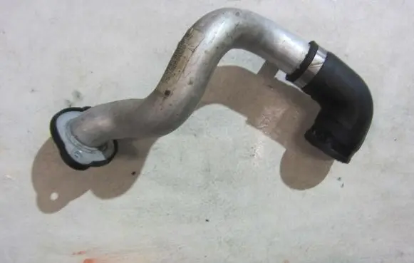 BMW X3 F25 Engine coolant pipe/hose 7592086