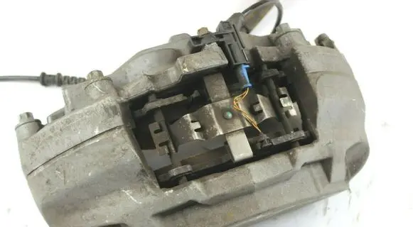 Mercedes-Benz C W205 Front brake caliper
