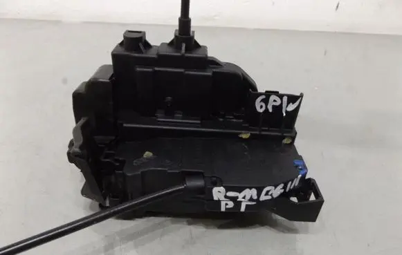 Renault Megane III Front door lock