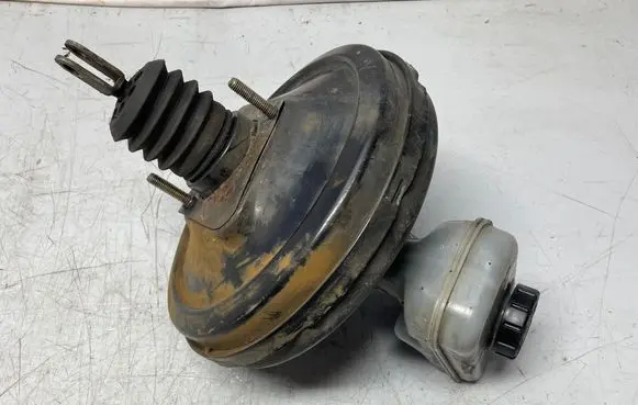 Opel Combo C Brake booster 90576562