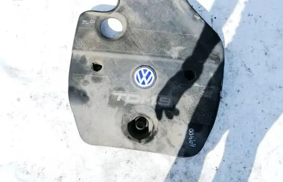Volkswagen Golf IV Engine cover (trim) 012784a 038103925e