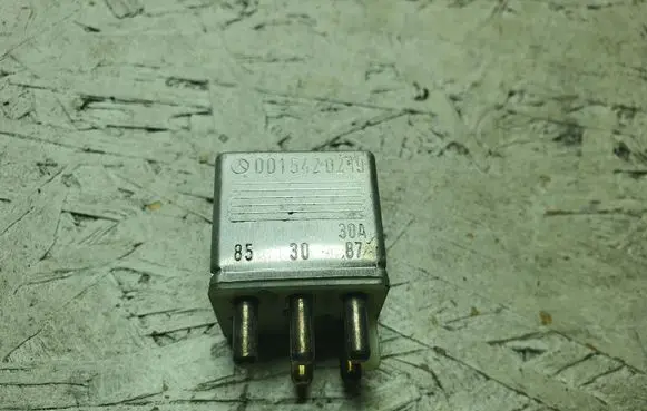 Mercedes-Benz E W124 Other relay 0015420219