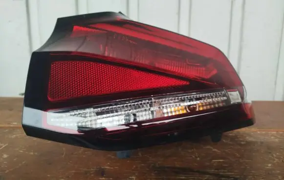 Citroen C4 III e-C4 Rear/tail lights 9831100080