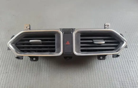 Mazda CX-5 II Dash center air vent grill K12364930 K123664H0