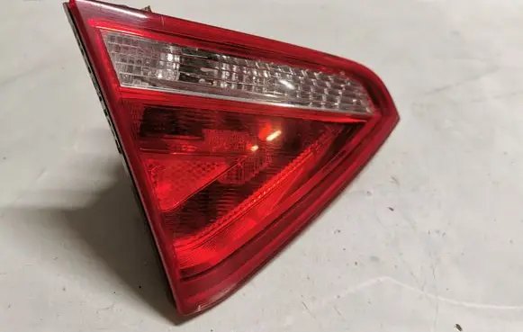 Audi A5 8T 8F Tailgate rear/tail lights 8T0945093