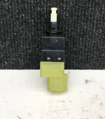 Mercedes-Benz Sprinter W901 W902 W903 W904 Brake pedal sensor switch A0015456709