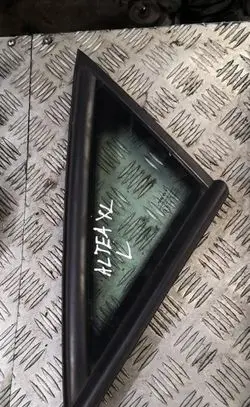 Seat Altea XL Front door vent window glass four-door 