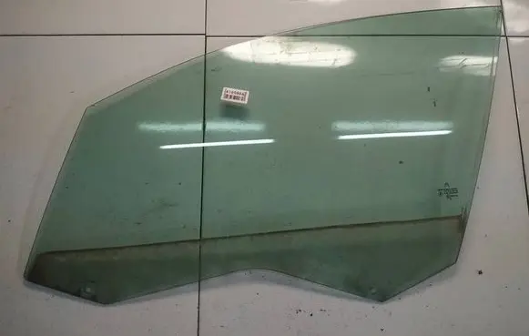 Citroen C5 Front door window glass four-door as2
