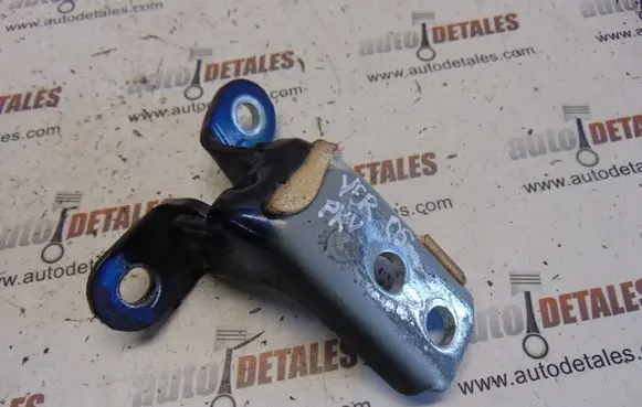 Toyota Corolla Verso AR10 Front door upper hinge