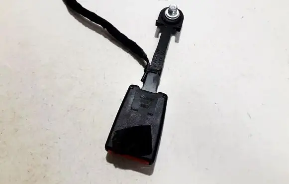Front seatbelt buckle