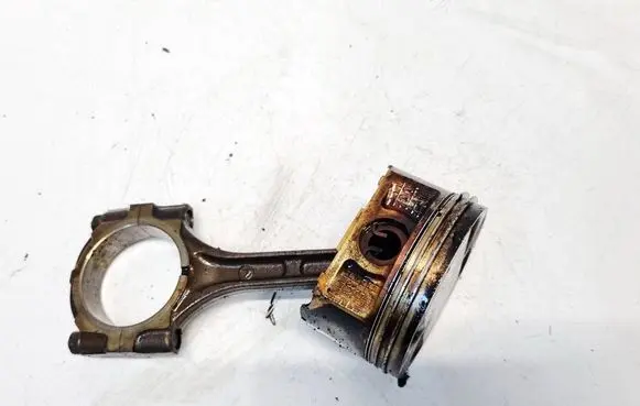 Subaru Legacy Piston with connecting rod 