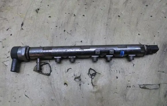 Mini Cooper Countryman R60 Fuel main line pipe 851416601