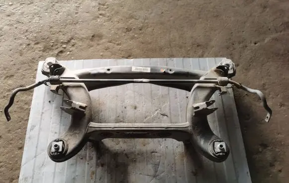 Mercedes-Benz E W213 Rear subframe 2133509707 1705170510 2139707