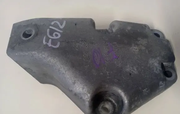 BMW 5 F10 F11 Engine mounting bracket 6859899