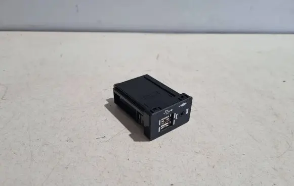 Lexus NX USB socket connector 8619024030