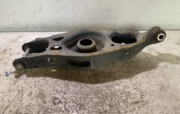 Dodge Challenger Rear upper control arm/wishbone