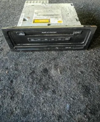 Audi A5 8T 8F CD/DVD changer 8T2035110C