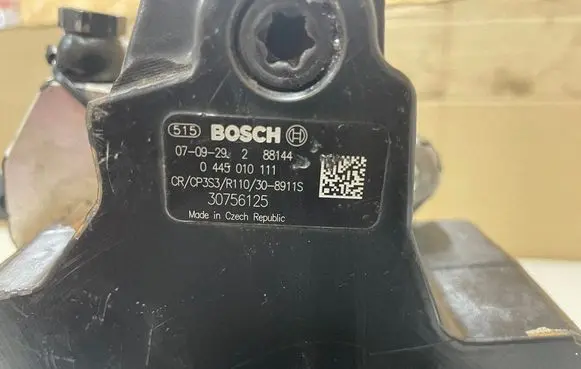 Volvo V70 Fuel injection high pressure pump 0445010111 30756125 88144