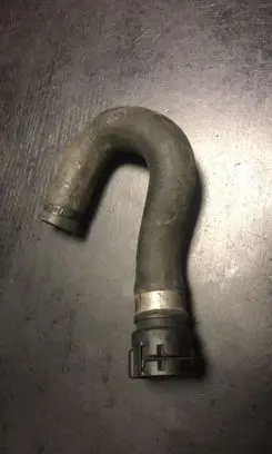 BMW 5 E39 Engine coolant pipe/hose 2247879