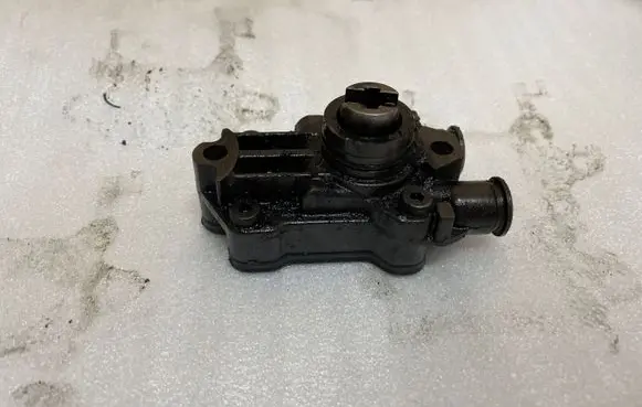 Mercedes-Benz E W210 Fuel injection high pressure pump A6110900250
