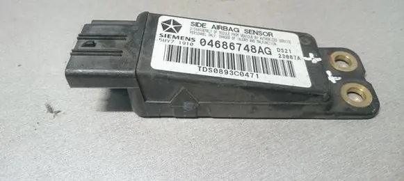 Chrysler Voyager Airbag deployment crash/impact sensor 04686748AG 5WY71910