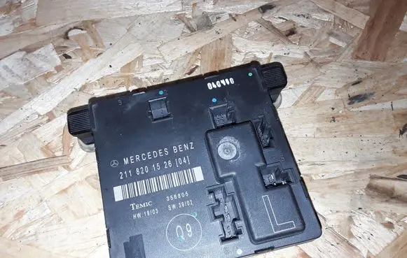 Mercedes-Benz E W211 Door control unit/module 2118201526