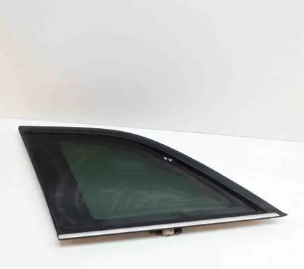 Chrysler Pacifica Rear side window GGM934