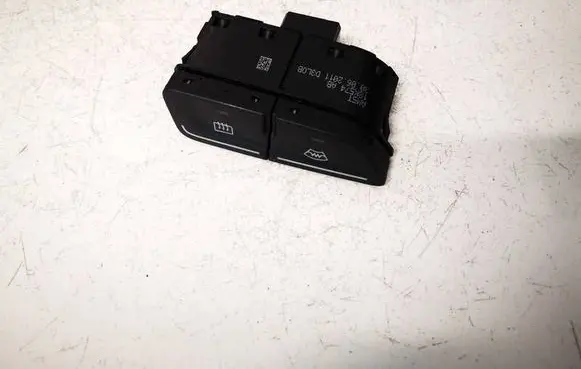 Ford Focus Windscreen/window heater switch AM5T18K574AB
