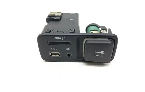 Jeep Cherokee AUX in-socket connector 13918827 1391882703