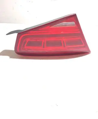 Tailgate rear/tail lights