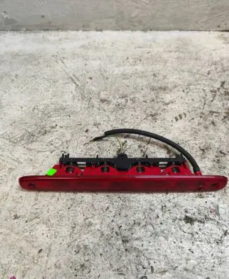 Peugeot 107 Third/center stoplight E204017
